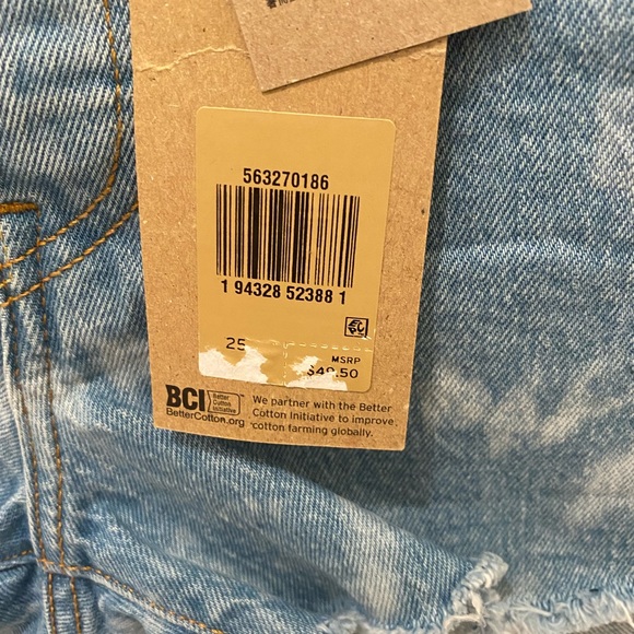 Levi’s Women’s 501 High Rise Bleach Wash Denim Shorts - Waist Size 25 - Picture 3 of 16